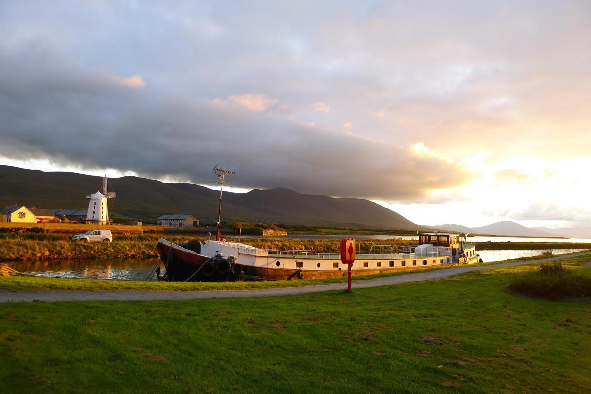 Keanes Of Curraheen, Bar, Restaurant & Accommodation Tralee Exterior foto